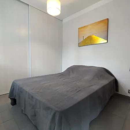 Giens Apartment *