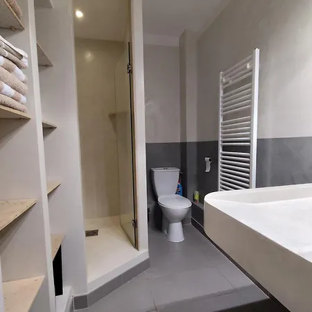 Giens Apartment *